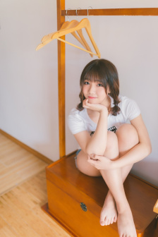 小向まな美
